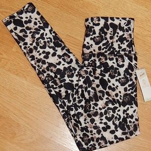 BALANCE COLLECTION WOMENS LEOPRD LEGGINGS sz M NEW